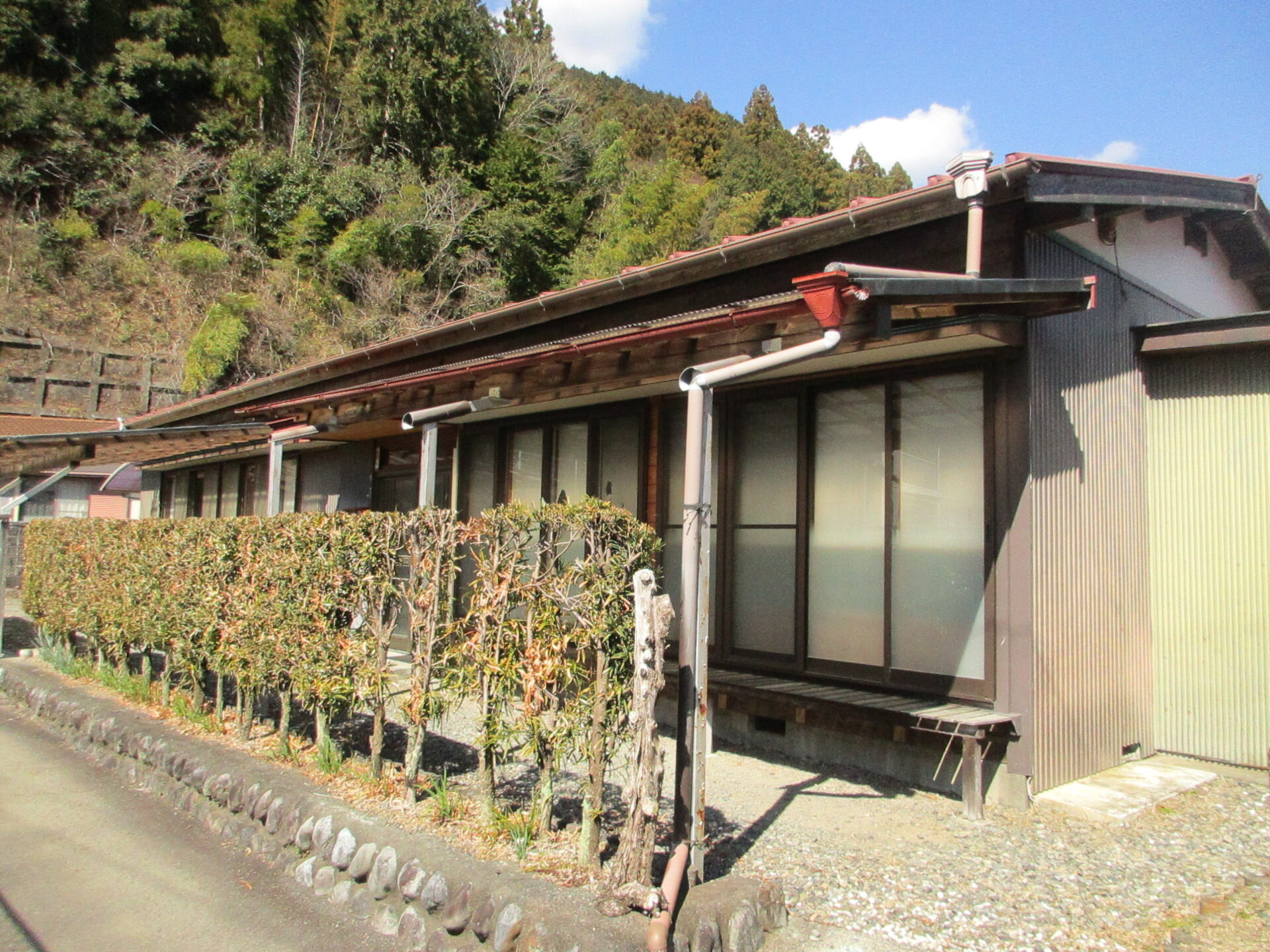 【高郷地区】縁側がある平屋・日当たり良好・家庭菜園サイズの畑付き